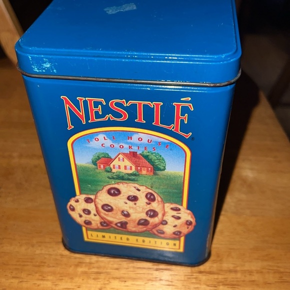 Vintage Nestle Toll House Tin - Picture 3 of 5